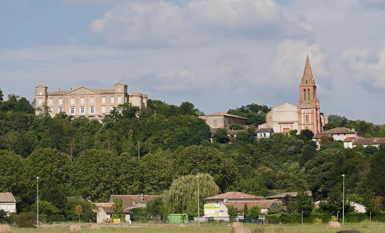 Bourg ancien et coteaux préservés de Castelnau-d'Estrétefonds